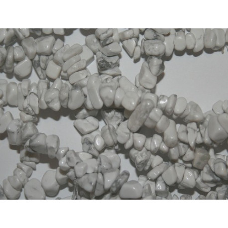 Collier Howlite blanche rocailles chips, Rang 90cm