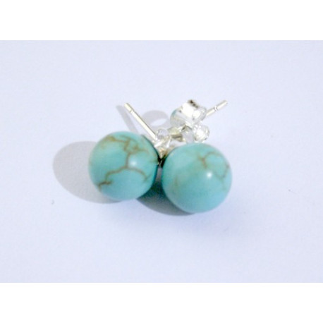 Boucles d'oreilles puces Howlite bleue sur argent . La paire