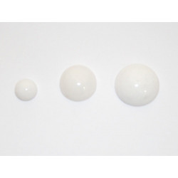 Cabochon Jade blanc rond. La pièce