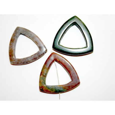 Perle Agate indienne triangle 30mm. La perle