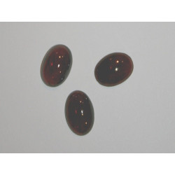 Cabochon Grenat ovale 14mm. La pièce