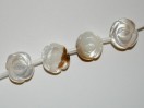 Perle Nacre fleur 13mm. La perle